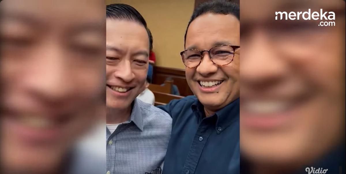 Persahabatan Kental, Senyum Haru & Pelukan Tom Lembong di Ruang Sidang Dengar Anies Baswedan Punya Cucu Pertama