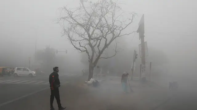 Ibu Kota India Tertutup Kabut