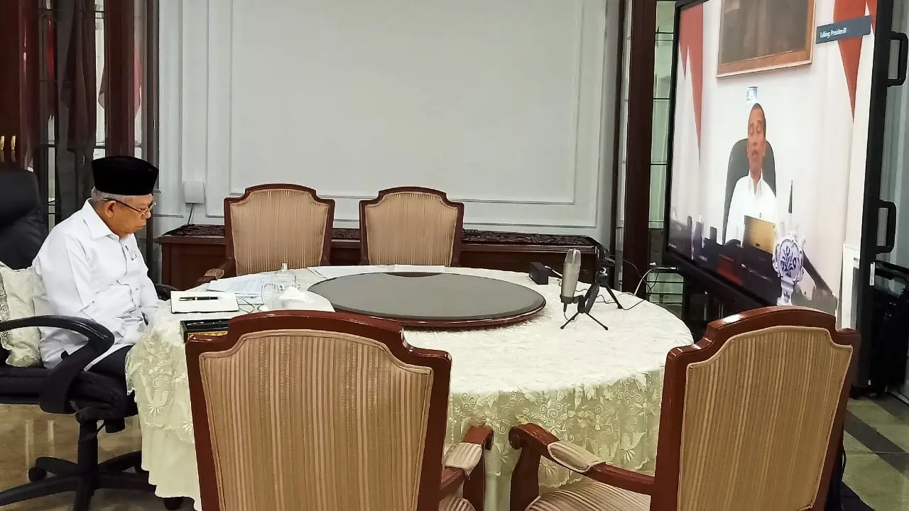 Wapres Ma'ruf Amin saat melakukan kerja dari rumah, Rabu (18/3/2020). (dok Kantor Sekretariat Wakil Presiden)