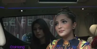 Aurel Hermansyah terbilang sering mendapatkan banyak komentar negatif di sosial media Instagram. Sebagai seorang Ibu, Ashanty sudah mulai tersakiti dengan komentar tersebut dan akan segera mengambil tindakan.