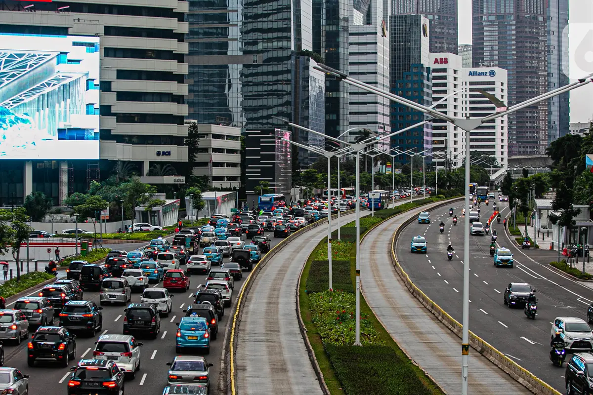 Pelarangan Mobil Berusia 10 Tahun