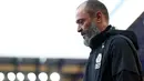 Dalam file foto ini diambil pada 19 Mei 2021, kepala pelatih Wolverhampton Wanderers, Nuno Espirito Santo tiba untuk Liga Premier antara Everton vs Wolves di Goodison Park. Tottenham Hotspur mengumumkan Nuno sebagai pelatih kepala yang baru pada Rabu (30/6/2021) malam WIB. (Jan Kruger/POOL/AFP)