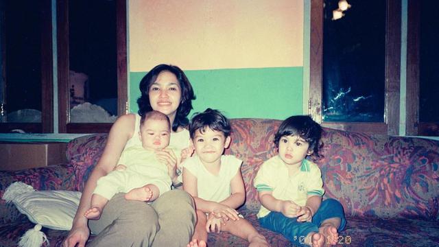 Maia Estianty bersama ketiga anaknya (Instagram/maiaestiantyreal)