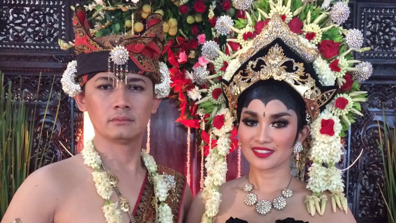 [Bintang] Fitri Carlina dan Hendra Sumendap