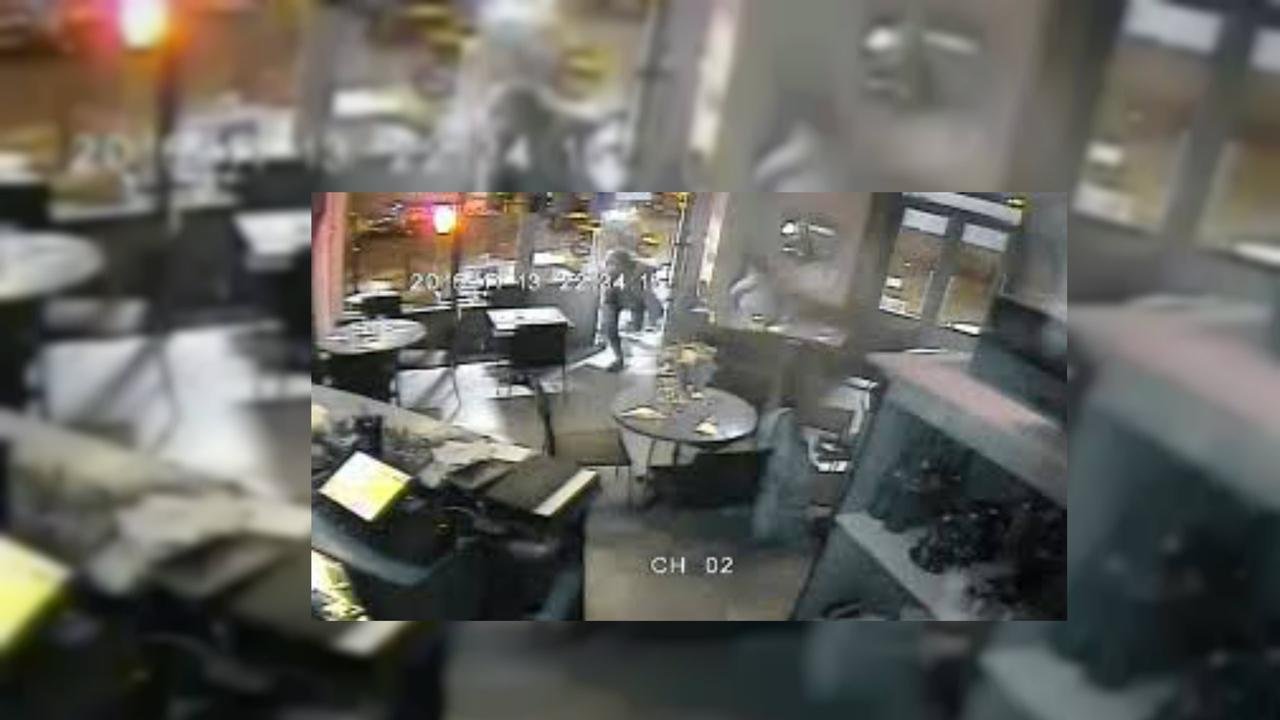 Detik-detik Perempuan Ini Selamat dari Hujan Peluru Teroris Paris