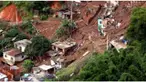 Tebing setinggi 40 meter di blok DD 5 Nomor 56 komplek real estate Kota Bunga Cipanas, Desa Batulawang, Kecamatan Cipanas, Kabupaten Cianjur, longsor. Material longsor juga menimpa hotel Club Bali, Rabu (9/3/2016) dinihari.