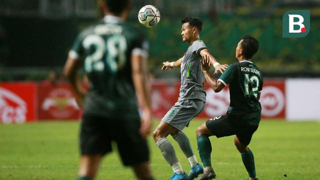 Foto: Akibat Gol Penalti, Persebaya Tumbang dari Persikabo 1973 di Pekan Pertama BRI Liga 1 2022 / 2023