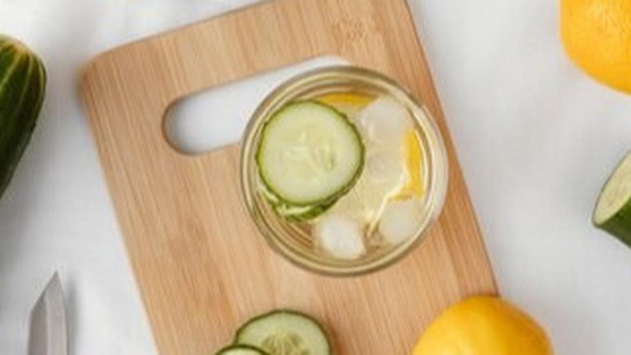 5 Resep Infused Water yang Efektif untuk Menurunkan Kolesterol dengan Cepat