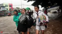 Banjir Jakarta, Bahu Jalan Jadi Tempat Mengungsi