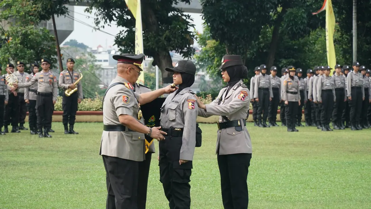 Kalemdiklat Polri Komjen Pol. Prof. Chryshnanda saat menghadiri upacara Pendidikan di Sekolah Polisi Wanita (Sepolwan), Ciputat, Jakarta Selatan (Jaksel), Kamis, 10 Januari 2025. (Istimewa)