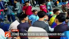 Aksi massa ini langsung dicegah oleh Satpol PP yang berjaga dan akibatnya aksi saling dorong terjadi.