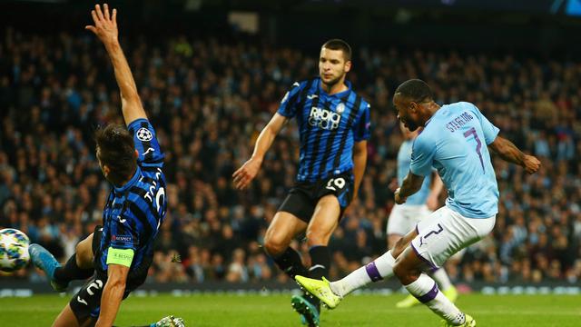Sterling Hattrick, Manchester City Bantai Atalanta 5-1