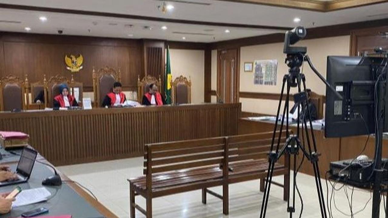 Setelah itu, anggota PPLN dan Panwaslu berunding, rapat pleno kembali dibuka, dan disepakati ada perpindahan pemilih metode TPS ke KSK.