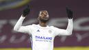 Pemain Leicester City, Kelechi Iheanacho, melakukan selebrasi usai mencetak gol ke gawang Burnley pada laga Liga Inggris di Stadion Turf Moor, Rabu (3/3/2021). Kedua tim bermain imbang 1-1. (Peter Powell/Pool via AP)
