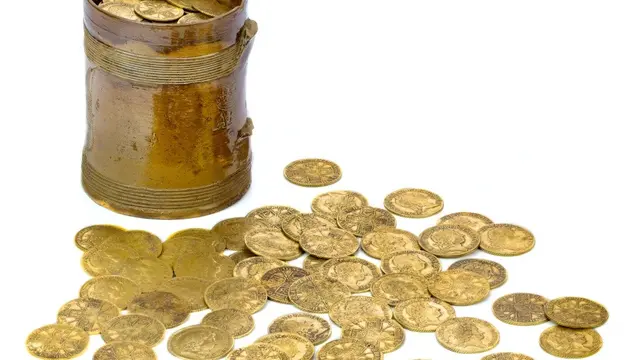Harta Karun Rp 4.3 Miliar di Bawah Rumah