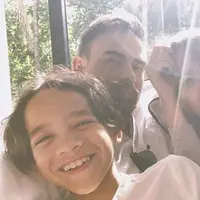 Potret BCL, Noah, dan mendiang Ashraf Sinclair. (Instagrm @ashrafsinclair)