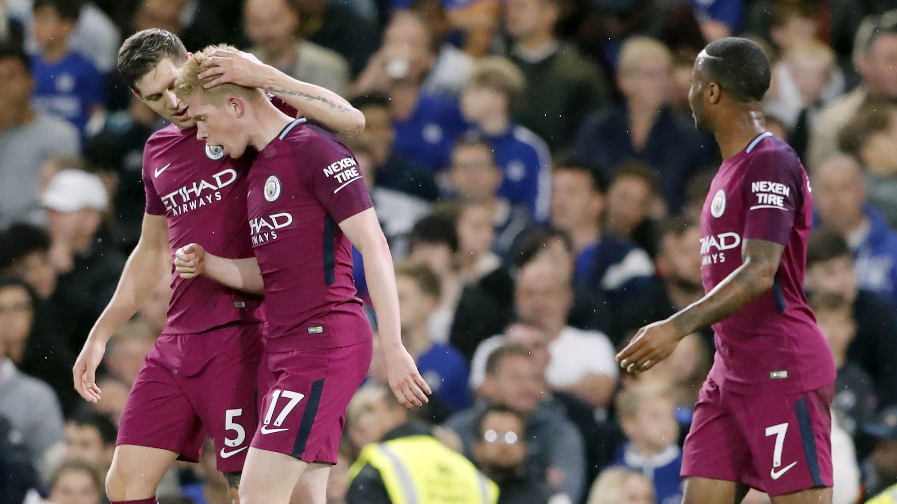 Gelandang Manchester City, Kevin De Bruyne, merayakan gol ke gawang juara bertahan Liga Inggris, Chelsea, September lalu. (AP/Frank Augstein)