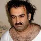 Khalid di Rawalpindi, Pakistan, in March 2003. Ia merupakan salah satu teroris paling dicari di dunia. (AFP)