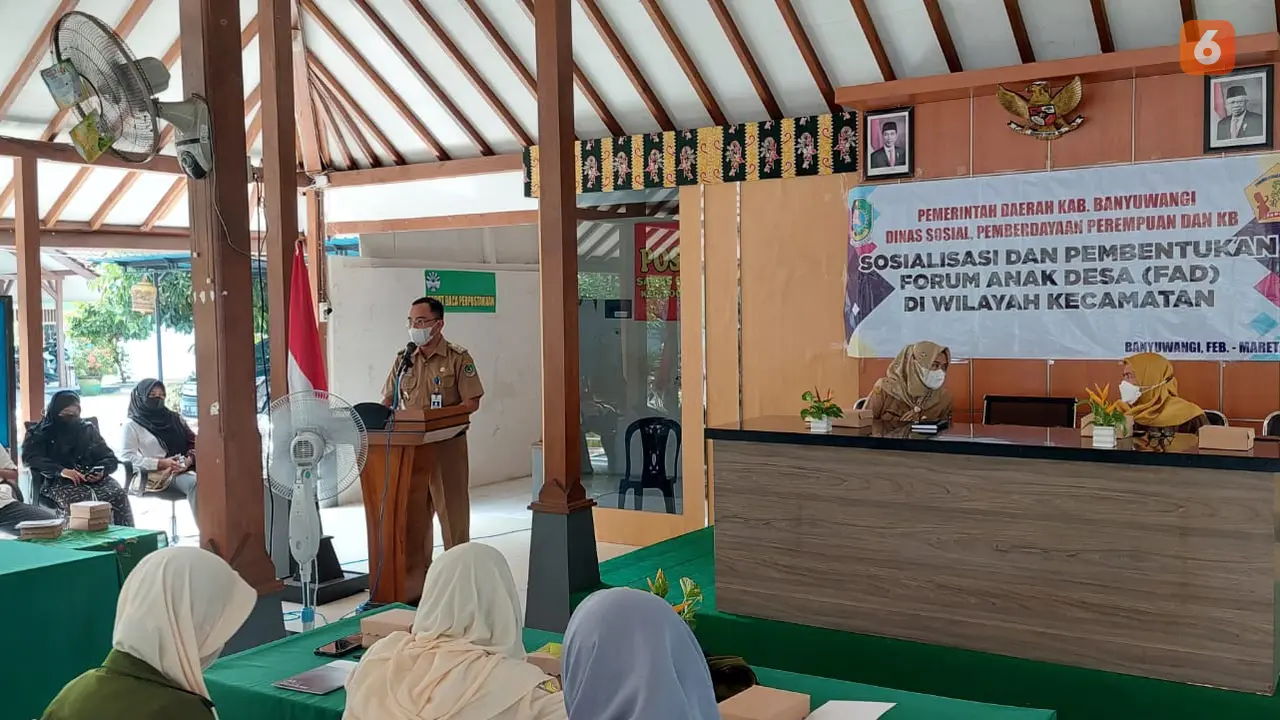 Sosialisasi dan pembentukan Forum Anak Desa di salah satu kecamatan di Banyuwangi. (Hermawan Arifianto/Liputan6.com).