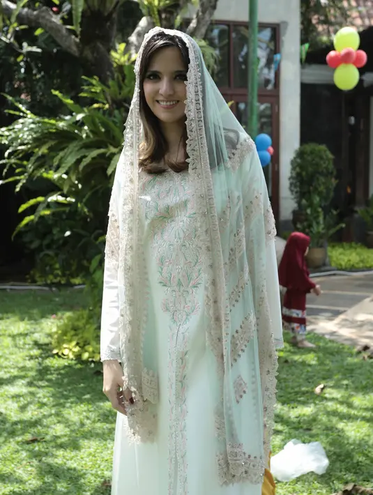 Menurut Nia dan Ardi, saat ini Naka baru berusia satu tahun dan yang dibutuhkan darinya adalah sebuah  doa dan tidak memerlukan acara perayaan yang mewah. Cukup dirayakan kecil-kecilan di rumah. (Nurwahyunan/Bintang.com)