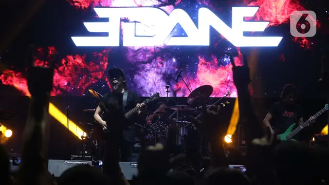 Penampilan Edane Guncang Panggung Rock Legends Festival