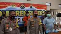 Kapolres Kebumen, AKBP Piter Yanottama menjelaskan kasus pencabulan gadis di bawah umur yang dilakukan oleh seorang pemuda. (Foto: Liputan6.com/Humas Polres Kebumen)