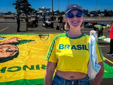 Suporter Brasil sudah ramai di New York New Jersey Stadium enam jam sebelum pertandingan pertama Brasil di Piala Dunia 2026 pada Minggu (14/06/2026) dini hari WIB. (Bola.com/Hery Kurniawan)