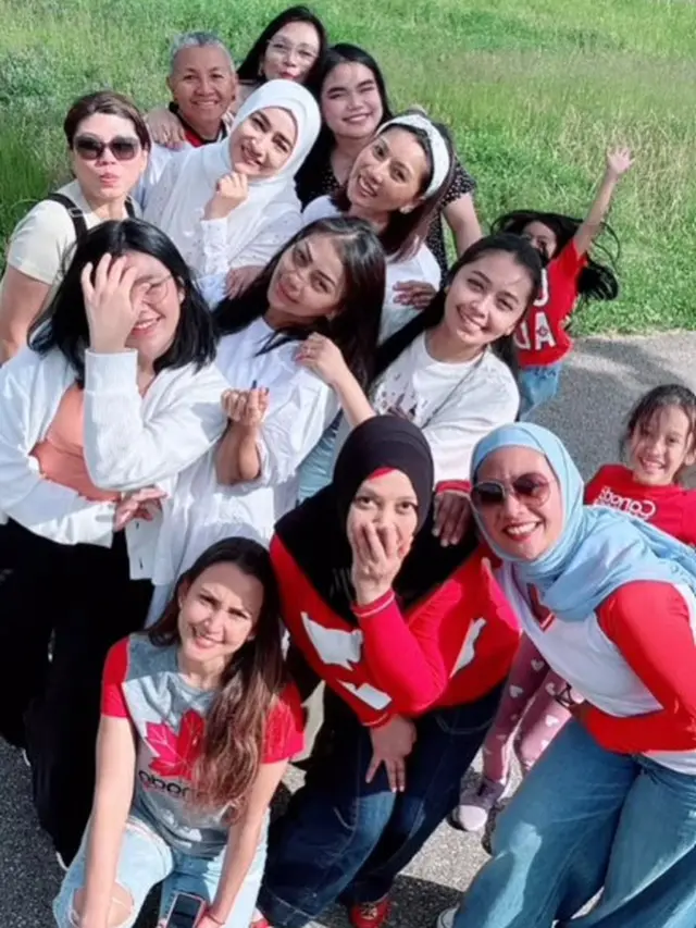 Cindy Fatikasari dan keluarga rayakan Canada Day (Instagram/cindyfatikasari)