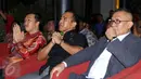 Menpora Imam Nahrawi (kanan) bersama Ketua KONI Pusat Tono Suratman saat menghadiri pembukaan Rakernas PB PABBSI di Jakarta, Selasa (20/12). Rakernas ditandai dengan pemberian bonus bagi atlet berprestasi. (Liputan6.com/Helmi Fithriansyah)