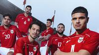 Timnas Indonesia berpose dengan jersey baru buatan Erspo (c) Dok. ERSPO