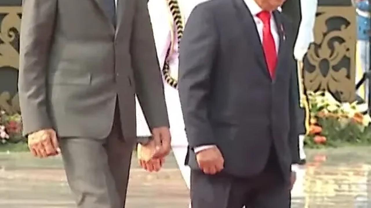 Peringati Hari Pahlawan, Jokowi-Ma'ruf Amin Tabur Bunga di Makam Habibie, Ani Yudhoyono, hingga AH Nasution