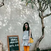 Intip yuk, gaya kece mantan personil girlband Blink ini. (Sumber foto: febbyrastanty/instagram)