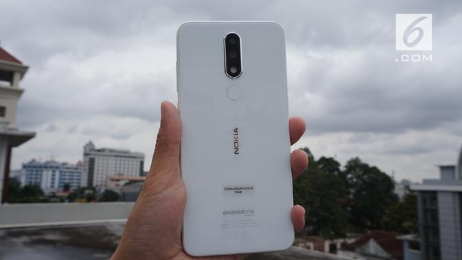 Nokia 5.1 Plus yang bodinya berwarna putih (Liputan6.com/ Agustin Setyo W)
