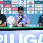 Persik Kediri, Head Coach Marcelo Rospide (tengah, Pemain Supriadi (kanan) Jelang Lawan Arema FC Pekan ke-20 (Dewi Divianta/Liputan6.com)