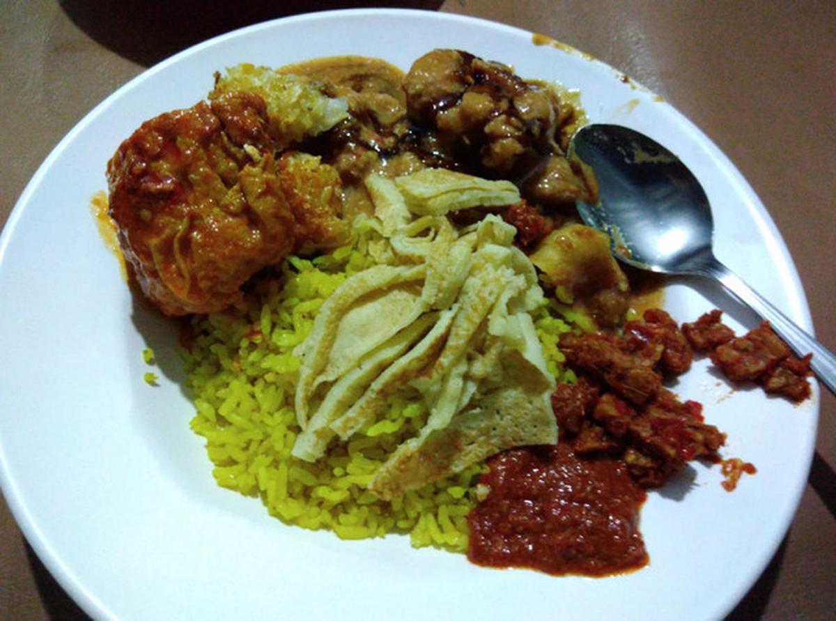 Nasi kuning di Bandung