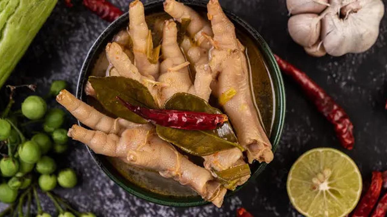 Ceker Ayam dan Kolesterol, Seberapa Sering Boleh Dikonsumsi?