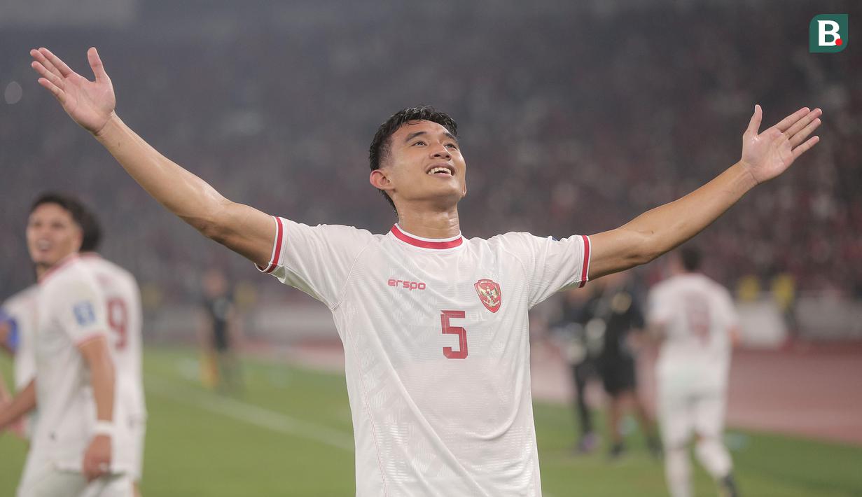 <p>Pemain Timnas Indonesia, Rizky Ridho melakukan selebrasi setelah mencetak gol kedua ke gawang Filipina pada laga terakhir Grup F putaran kedua kualifikasi Piala Dunia 2026 Zona Asia di Stadion Utama Gelora Bung Karno (SUGBK) Senayan, Jakarta, Selasa (11/6/2024). (Bola.com/M Iqbal Ichsan)</p>