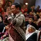 Ketua Umum Partai Gerindra Prabowo Subianto memberikan gestur hormat saat menghadiri Kongres V PDIP di Bali, Kamis (8/8/2019). Selain Prabowo dan Ma'ruf, Kongres PDIP juga dihadiri Presiden Joko Widodo, Wapres Jusuf Kalla, Ketum PDIP Megawati. (Liputan6.com/JohanTallo)