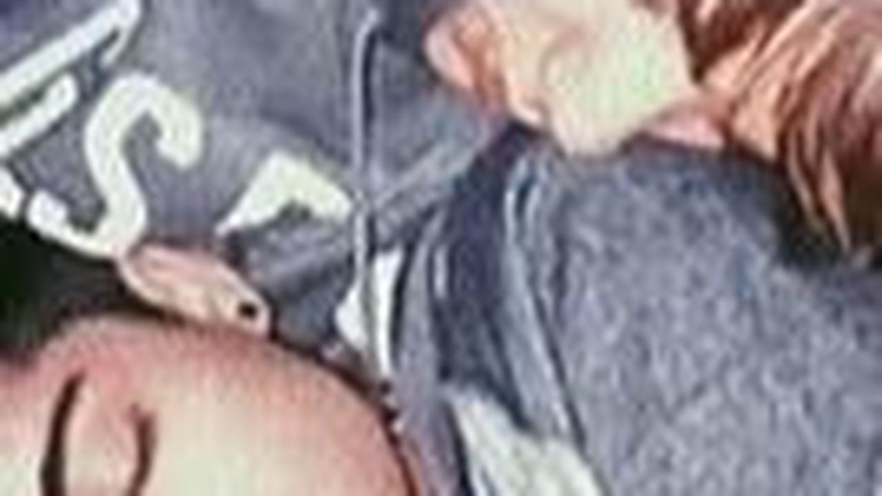 Zayn Malik membagikan foto kenangan bersama Liam Payne di masa muda mereka, menuliskan bahwa meski Liam lebih muda, ia selalu dianggap lebih bijaksana.<br>