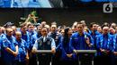 Ketum Partai Demokrat Agus Harimurti Yudhoyono bersama Gubernur DKI Anies Baswedan memberikan keterangan di DPP Partai Demokrat, Jakarta, Jumat (7/10/2022). Kunjungan Anies ke Demokrat ini merupakan yang pertama setelah diusung sebagai calon presiden (capres) Pilpres 2024 oleh Partai NasDem. (Liputan6.com/Faizal Fanani)