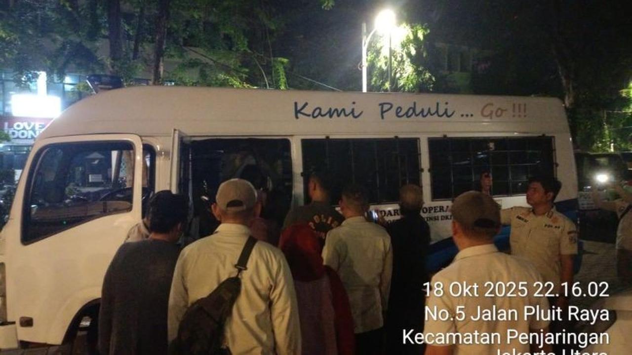 Terjaring Razia PSK Gang Royal: Mengaku Jualan Kopi, 3 Wanita Ini Menangis Saat Dibawa Satpol PP Jakarta Utara