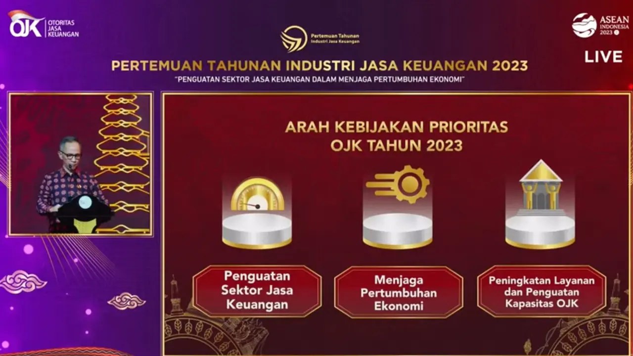 Ketua Dewan Komisioner Otoritas Jasa Keuangan Mahendra Siregar, dalam Pertemuan Tahunan Industri Jasa Keuangan 2023, Senin (6/2/2023). OJK telah menyusun dan menetapkan prioritas-prioritas kebijakan di tahun 2023.