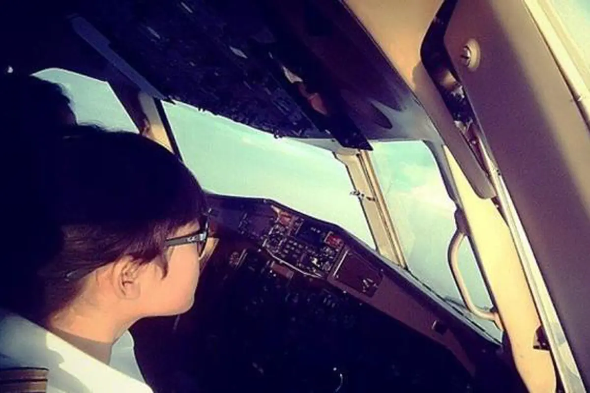 Kenalan Sama Elesta Aprilia, Pilot Muda Perempuan di Indonesia