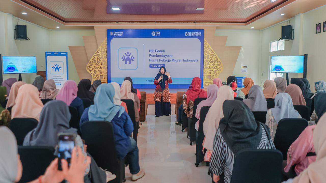 Tingkatkan Ketahanan Ekonomi, BRI Peduli Beri Pelatihan Kewirausahaan Puluhan Purna Pekerja Migran Indonesia di Cirebon