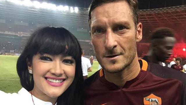 Julia Perez dan Totti