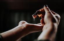 Cara Mengatasi Jerawat di Kulit Kepala, Lakukan Hal Ini