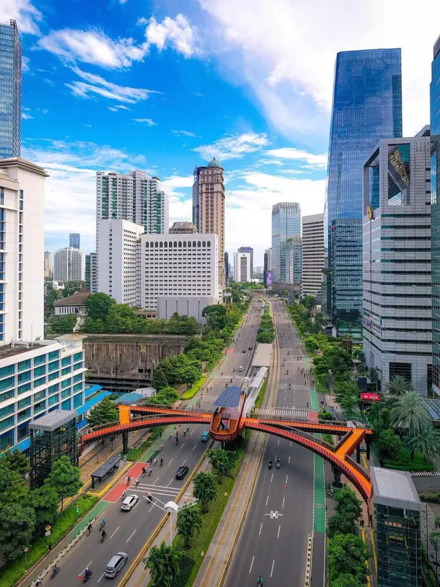 Jalan Sudirman.