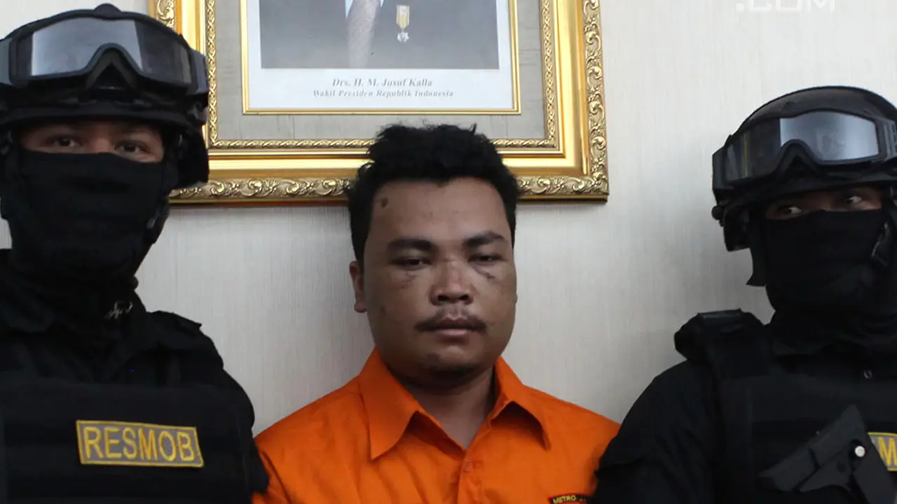 Raut Wajah Pembunuh Satu Keluarga di Bekasi