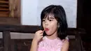 Selain itu Shafeea sejak kecil sudah terjun didunia entertainment,  putri kecil Mulan Jameela ini nampak leluasa ketika berhadapan dengan sorotan media.  ( Andy Masela/Bintang.com)