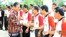 Citizen6, Lampung: Sekdakab Tulang Bawang Barat Sigit Trenggono melepas Kontingan Kelompok Tani Nelayan Andalan (KTNA), (Kamis 16/06). (Pengirim: Jerry Hasan)